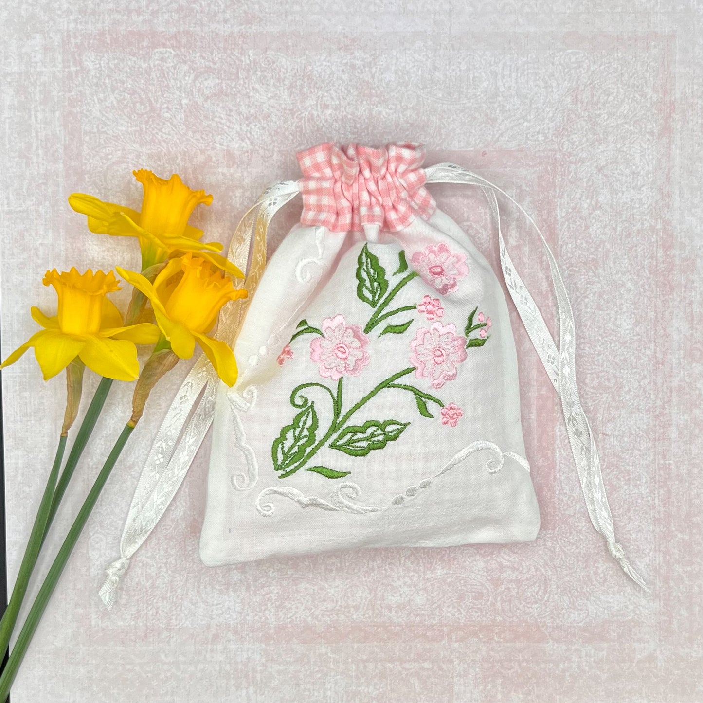 French Soap & Lavender Sachet Gift Bag Set