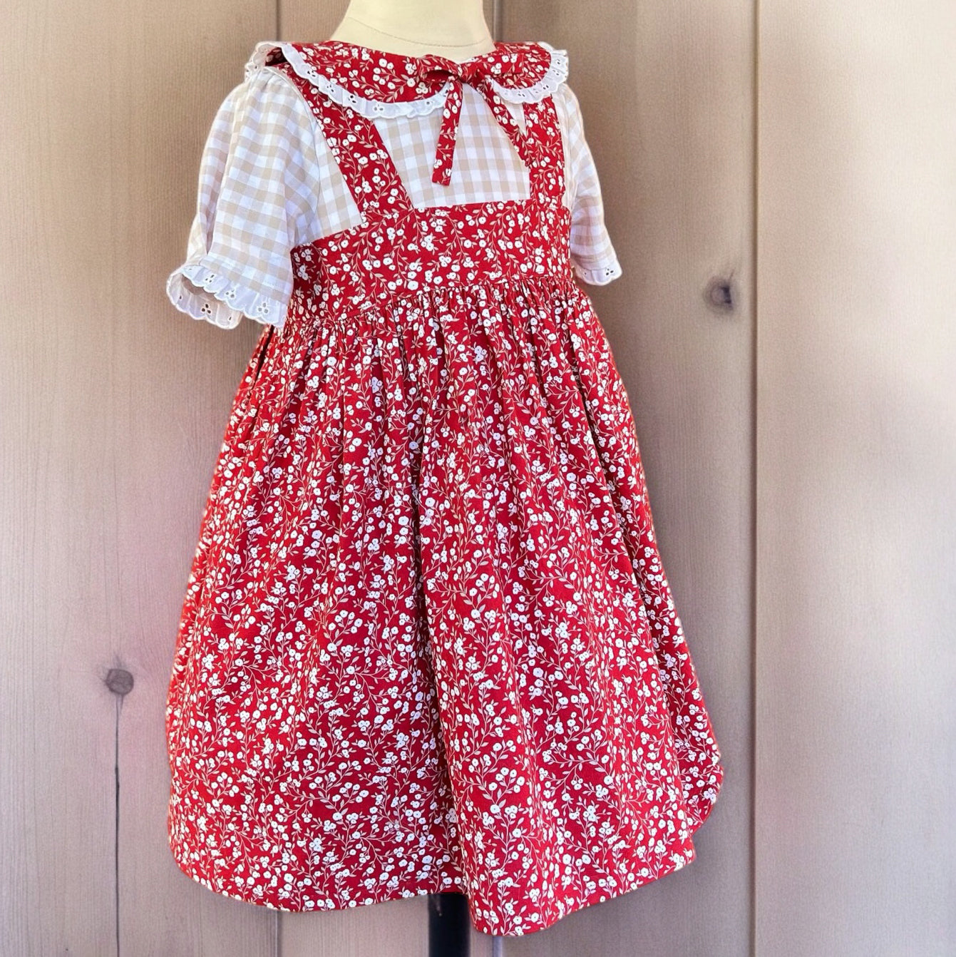 Country Garden Pinafore Set size 6 - Pinafore and blouse